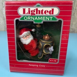 Hallmark Keepsake Magic Ornament Keeping Cozy Lighted Ornament 1987